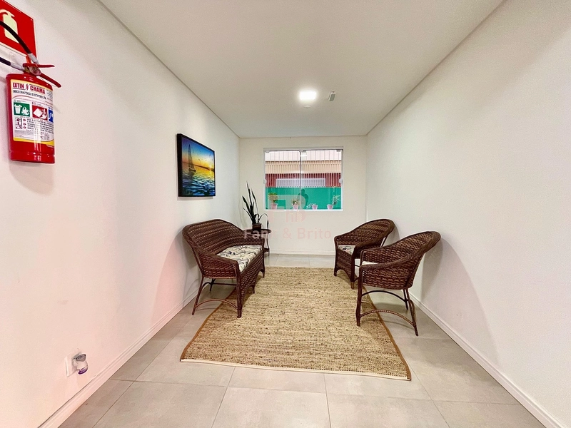 No Centro de Capão, 1 quadra do mar pertinho da praça: 11ª foto da galeria de imagens do imóvel