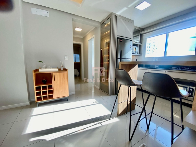 APARTAMENTO MOBILIADO E DECORADO COM TERRAÇO LATERAL: 15ª foto da galeria de imagens do imóvel