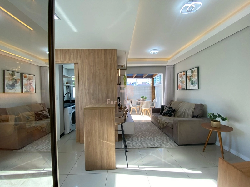 APARTAMENTO MOBILIADO E DECORADO COM TERRAÇO LATERAL: 5ª foto da galeria de imagens do imóvel