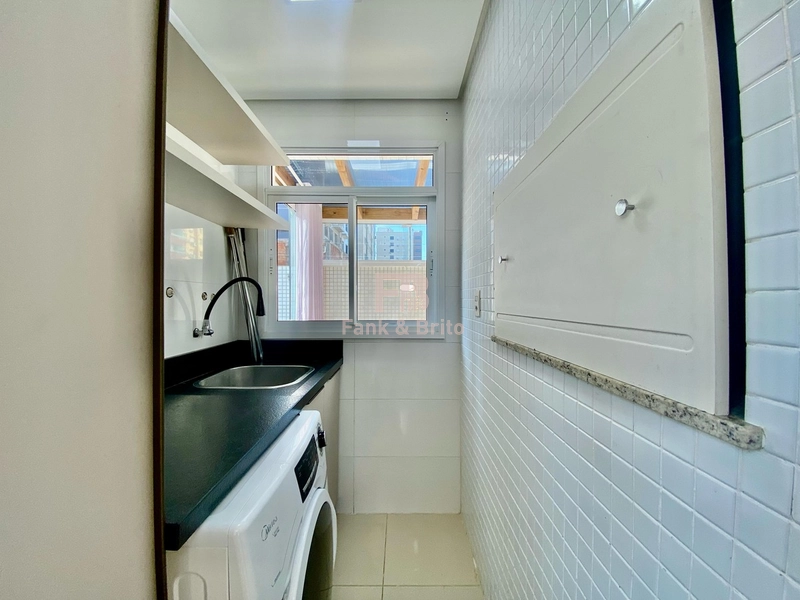 APARTAMENTO MOBILIADO E DECORADO COM TERRAÇO LATERAL: 6ª foto da galeria de imagens do imóvel