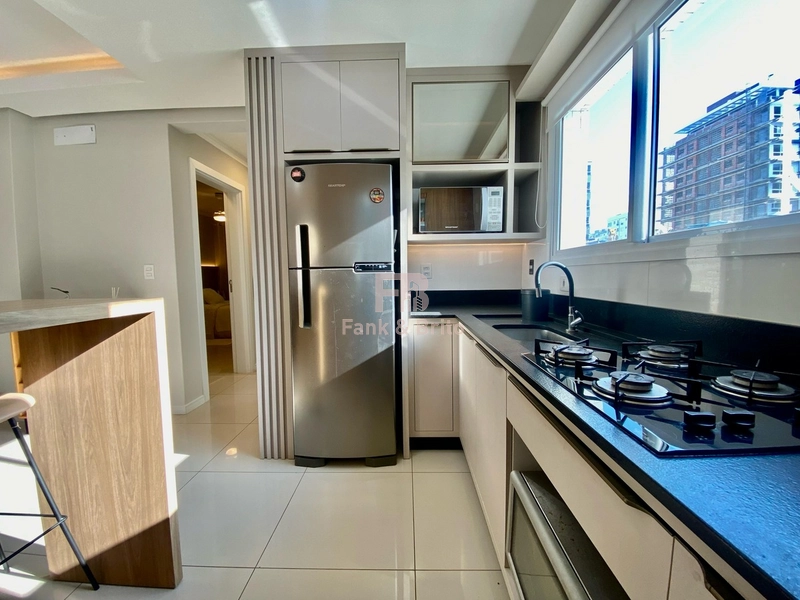 APARTAMENTO MOBILIADO E DECORADO COM TERRAÇO LATERAL: 7ª foto da galeria de imagens do imóvel