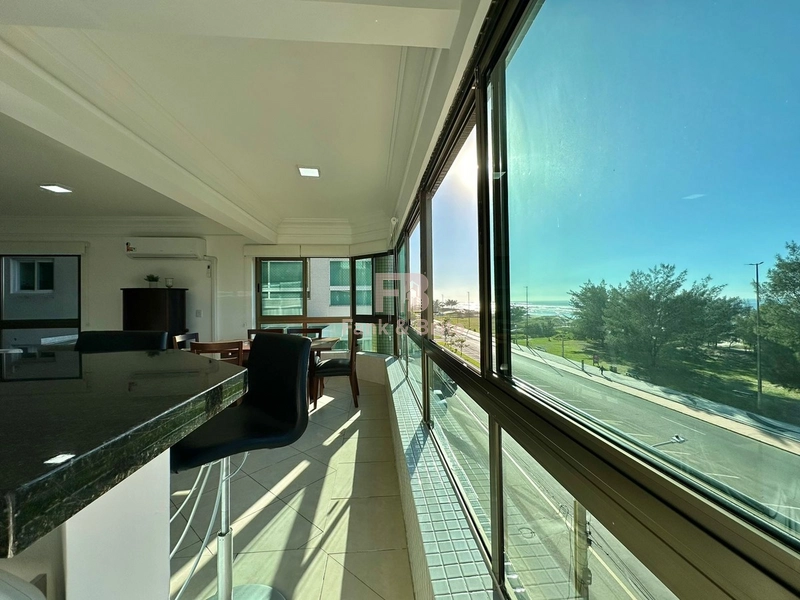 APARTAMENTO À VENDA FRENTE PARA PRAÇA, PÉ NA AREIA.: 6ª foto da galeria de imagens do imóvel