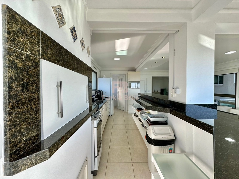 APARTAMENTO À VENDA FRENTE PARA PRAÇA, PÉ NA AREIA.: 11ª foto da galeria de imagens do imóvel