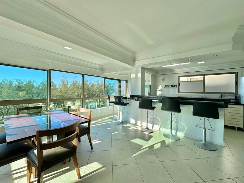 APARTAMENTO À VENDA FRENTE PARA PRAÇA, PÉ NA AREIA.: 2ª foto da galeria de imagens do imóvel