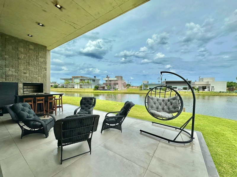 CASA BEIRA LAGO A VENDA EM CONDOMINIO FECHADA: 6ª foto da galeria de imagens do imóvel