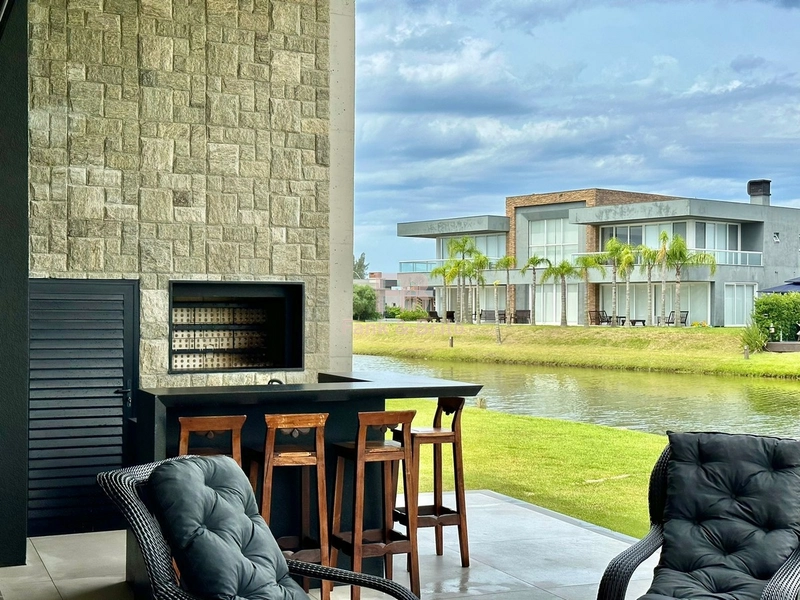 CASA BEIRA LAGO A VENDA EM CONDOMINIO FECHADA: 8ª foto da galeria de imagens do imóvel