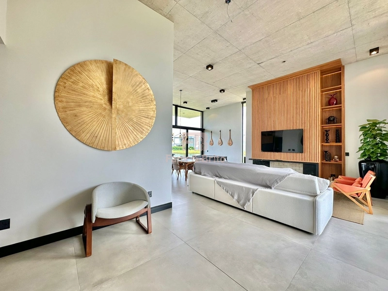 CASA BEIRA LAGO A VENDA EM CONDOMINIO FECHADA: 2ª foto da galeria de imagens do imóvel