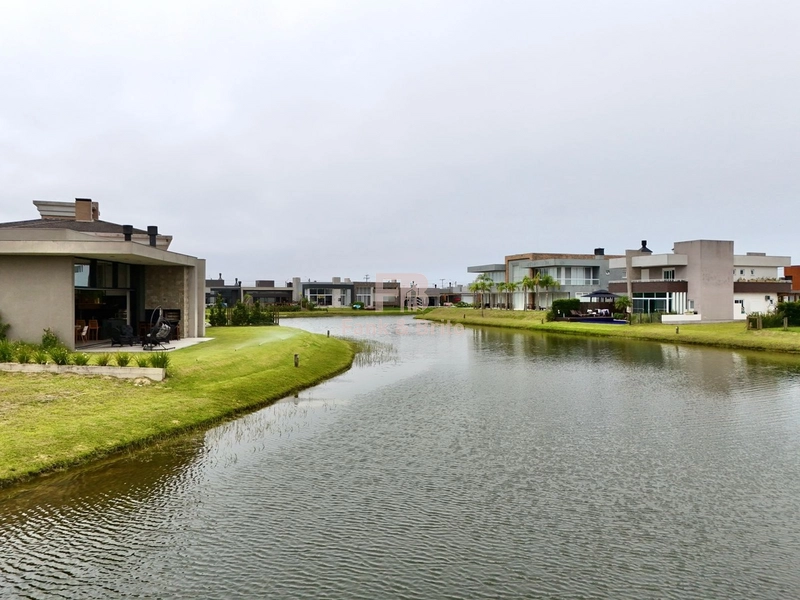CASA BEIRA LAGO A VENDA EM CONDOMINIO FECHADA: 47ª foto da galeria de imagens do imóvel