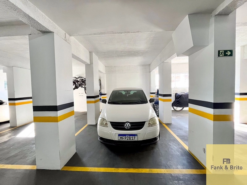 SACADA DE FRENTE PARA AVENIDA COM VISTA DE CINEMA.: 16ª foto da galeria de imagens do imóvel