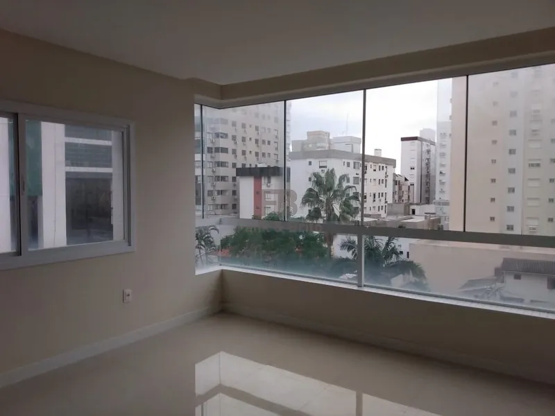 APARTAMENTO A VENDA DE 3 DORMITÓRIOS NO CENTRO DE CAPÃO: 2ª foto da galeria de imagens do imóvel