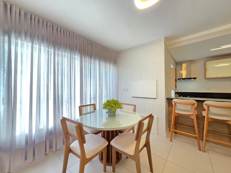 Mobiliado e decorado na Zona Nova.: 3ª foto da galeria de imagens do imóvel