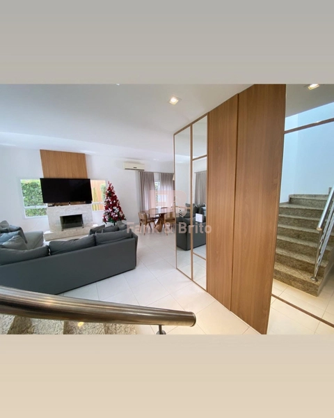 Sobrado Mobiliado com Piscina em Condomínio: 6ª foto da galeria de imagens do imóvel