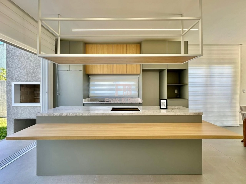 SOBRADO À VENDA EM CAPÃO DA CANOA PRONTO PARA USO JUNTO AO MAR: 14ª foto da galeria de imagens do imóvel