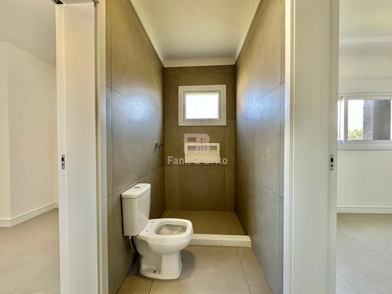 SOBRADO À VENDA EM CAPÃO DA CANOA PRONTO PARA USO JUNTO AO MAR: 22ª foto da galeria de imagens do imóvel