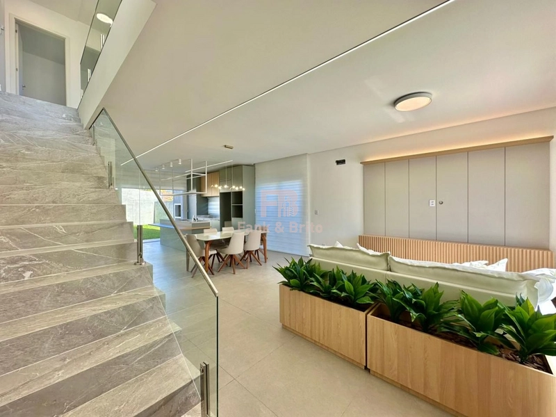 SOBRADO À VENDA EM CAPÃO DA CANOA PRONTO PARA USO JUNTO AO MAR: 5ª foto da galeria de imagens do imóvel