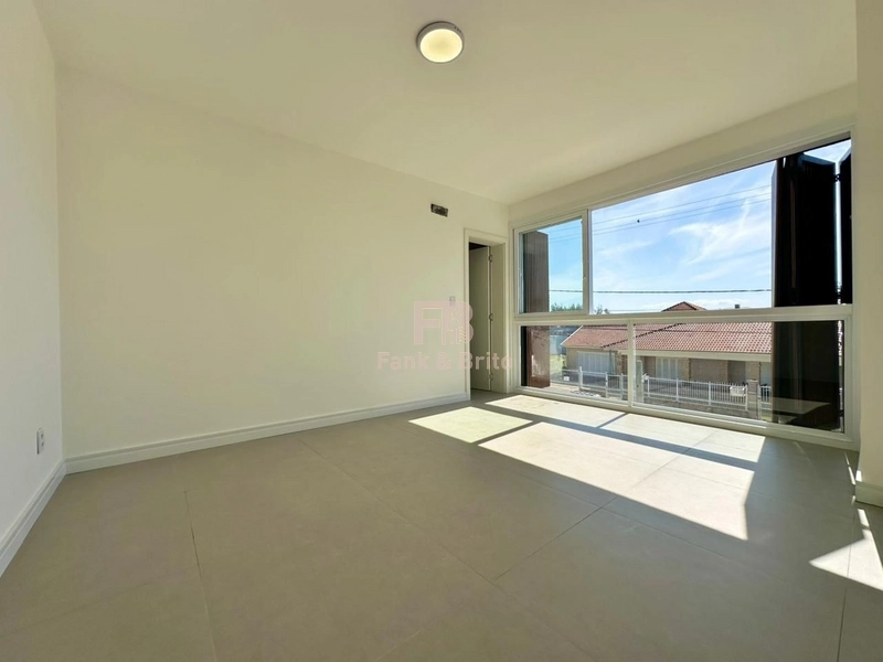 SOBRADO À VENDA EM CAPÃO DA CANOA PRONTO PARA USO JUNTO AO MAR: 20ª foto da galeria de imagens do imóvel