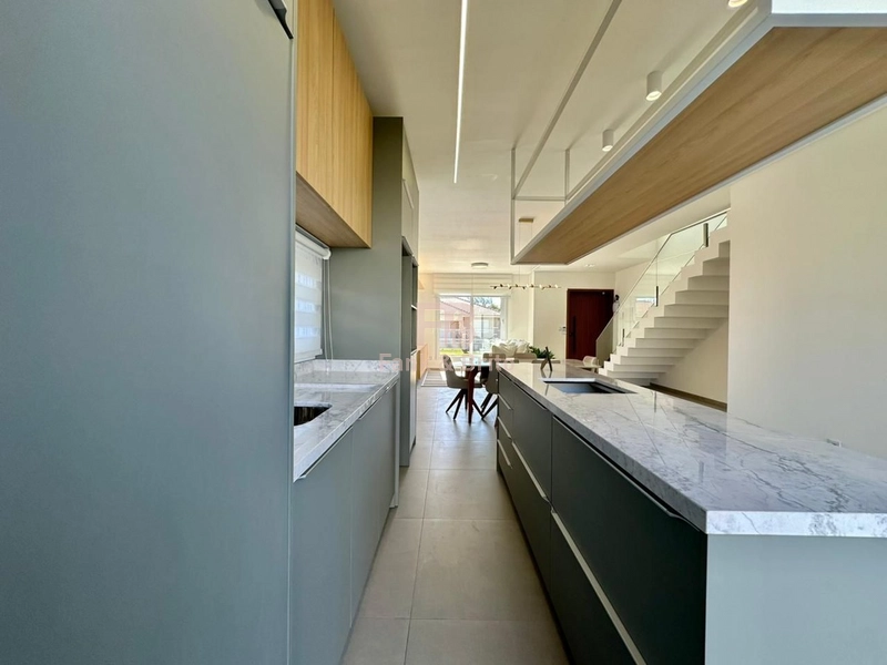 SOBRADO À VENDA EM CAPÃO DA CANOA PRONTO PARA USO JUNTO AO MAR: 15ª foto da galeria de imagens do imóvel