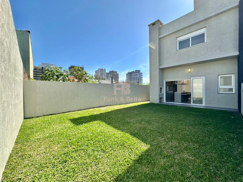 SOBRADO À VENDA EM CAPÃO DA CANOA PRONTO PARA USO JUNTO AO MAR: 25ª foto da galeria de imagens do imóvel