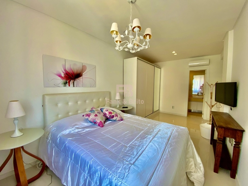 Com 3 dormitórios e Vista Mar: 27ª foto da galeria de imagens do imóvel