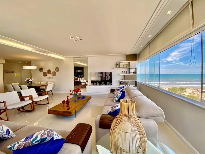 Com 3 dormitórios e Vista Mar: 10ª foto da galeria de imagens do imóvel