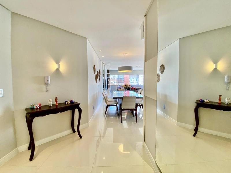 Com 3 dormitórios e Vista Mar: 26ª foto da galeria de imagens do imóvel