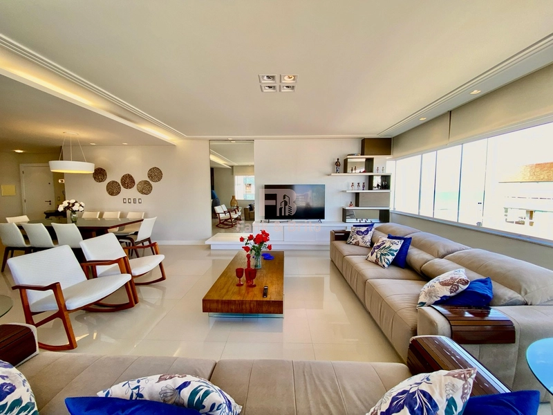 Com 3 dormitórios e Vista Mar: 11ª foto da galeria de imagens do imóvel