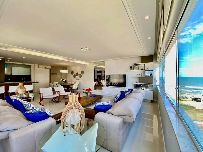 Com 3 dormitórios e Vista Mar: 9ª foto da galeria de imagens do imóvel