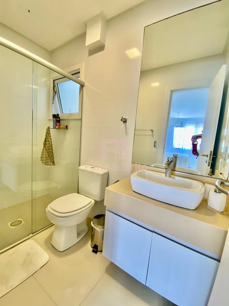 Com 3 dormitórios e Vista Mar: 31ª foto da galeria de imagens do imóvel