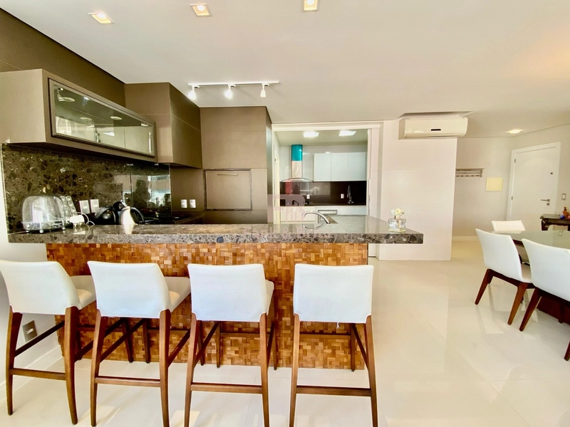 Com 3 dormitórios e Vista Mar: 23ª foto da galeria de imagens do imóvel