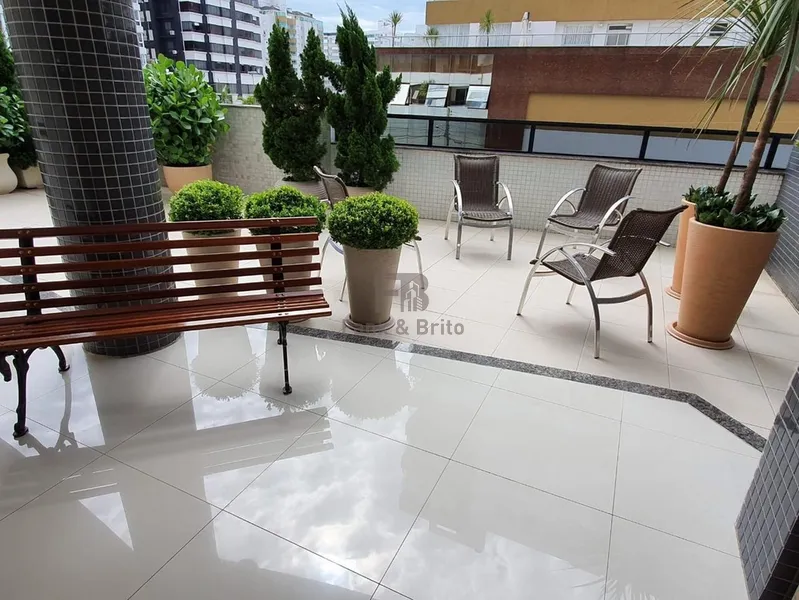 CASA SUSPENSA, DE FRENTE PARA LINDA PRAÇA!: 27ª foto da galeria de imagens do imóvel