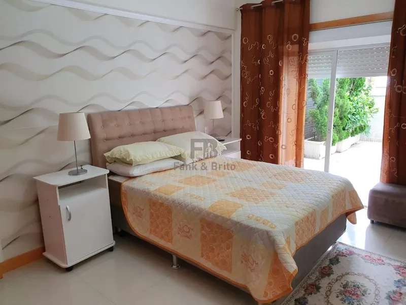 CASA SUSPENSA, DE FRENTE PARA LINDA PRAÇA!: 22ª foto da galeria de imagens do imóvel