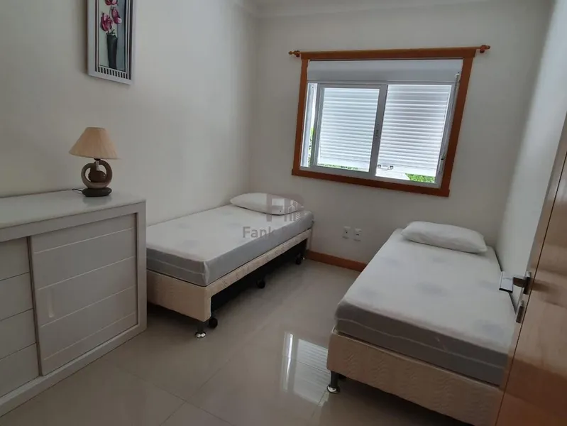 CASA SUSPENSA, DE FRENTE PARA LINDA PRAÇA!: 24ª foto da galeria de imagens do imóvel