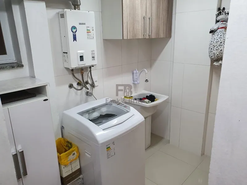 CASA SUSPENSA, DE FRENTE PARA LINDA PRAÇA!: 26ª foto da galeria de imagens do imóvel