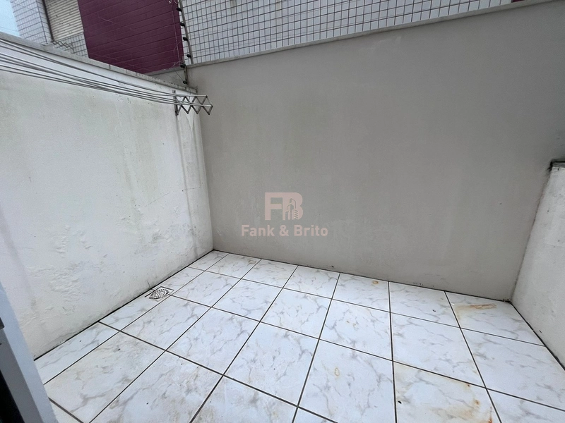 JUNTO A PRAÇA FLAVIO BOIANOVISK! SACADA DE FRENTE COM CHURRASQUEIRA: 24ª foto da galeria de imagens do imóvel