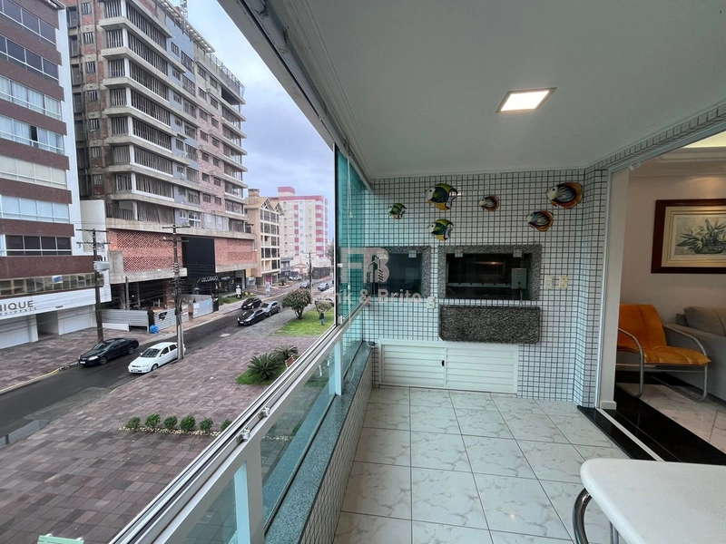 JUNTO A PRAÇA FLAVIO BOIANOVISK! SACADA DE FRENTE COM CHURRASQUEIRA: 5ª foto da galeria de imagens do imóvel