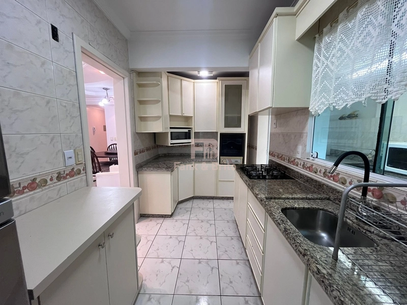 JUNTO A PRAÇA FLAVIO BOIANOVISK! SACADA DE FRENTE COM CHURRASQUEIRA: 11ª foto da galeria de imagens do imóvel