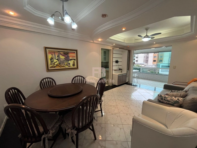 JUNTO A PRAÇA FLAVIO BOIANOVISK! SACADA DE FRENTE COM CHURRASQUEIRA: 9ª foto da galeria de imagens do imóvel