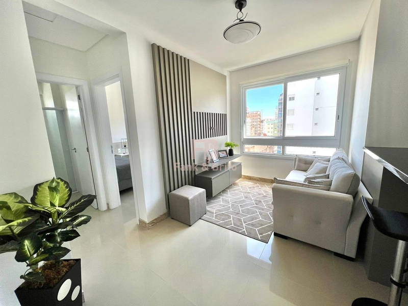 LOCALIZADO JUNTO A PRAÇA ISRAELITA, APENAS 2 QUADRAS DO MAR!: 2ª foto da galeria de imagens do imóvel