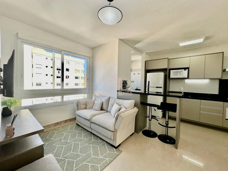 LOCALIZADO JUNTO A PRAÇA ISRAELITA, APENAS 2 QUADRAS DO MAR!: 6ª foto da galeria de imagens do imóvel