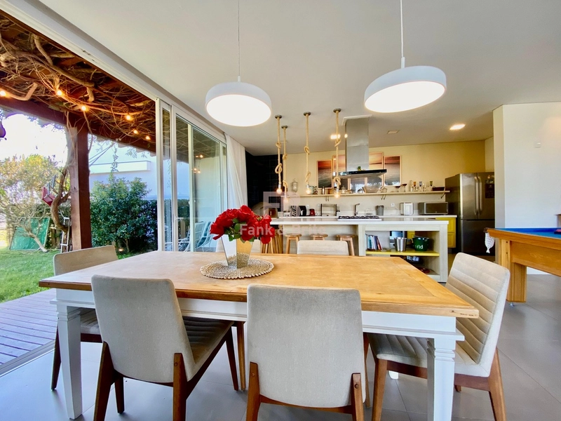 Casa de Condomínio com 4 Quartos e 6 banheiros à Venda.: 35ª foto da galeria de imagens do imóvel