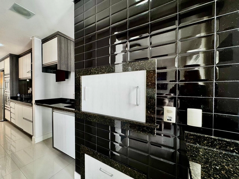 ESQUINA COM A PRAÇA TIARAJU, AO LADO DA UBIRAJARA: 9ª foto da galeria de imagens do imóvel