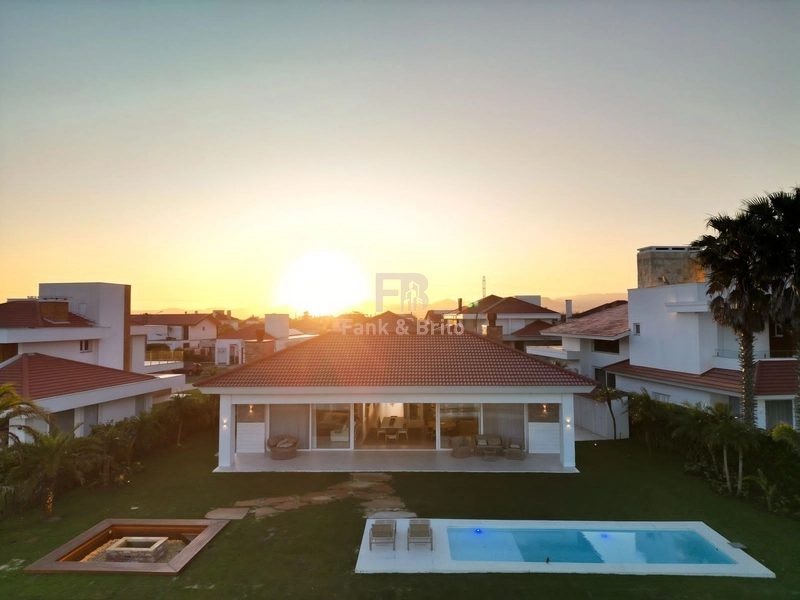 CASA A VENDA EM CONDOMÍNIO FECHADO: 1ª foto da galeria de imagens do imóvel