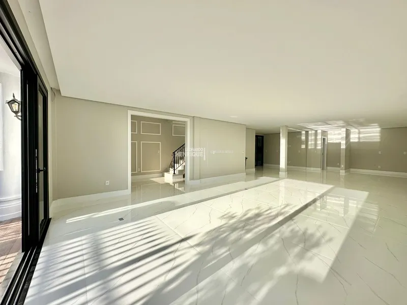 MANSÃO NEOCLÁSSICA À VENDA: 5ª foto da galeria de imagens do imóvel