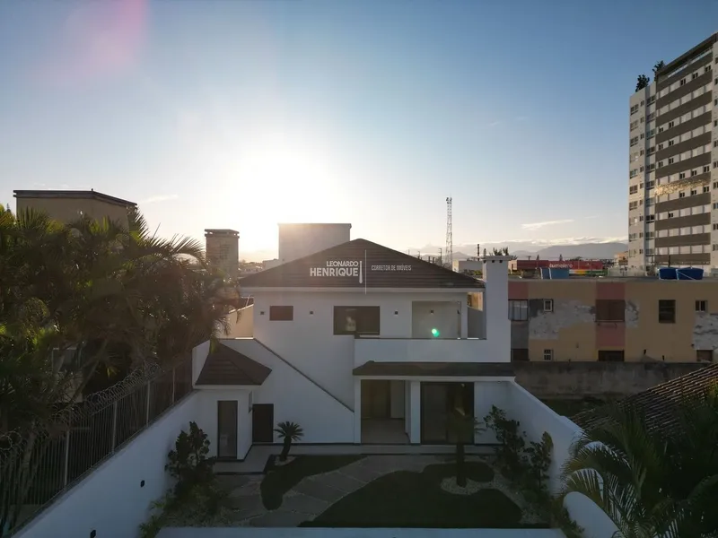 MANSÃO NEOCLÁSSICA À VENDA: 32ª foto da galeria de imagens do imóvel