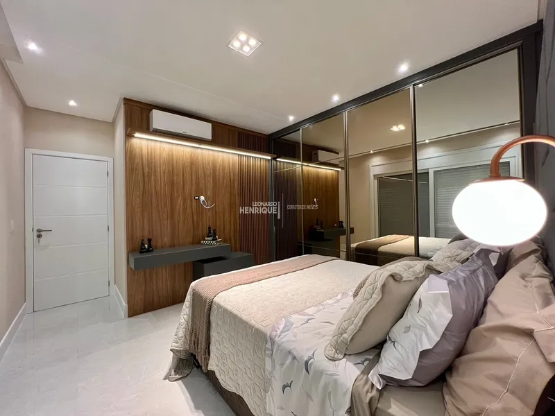 Casa em condomínio com 4 Suítes: 21ª foto da galeria de imagens do imóvel