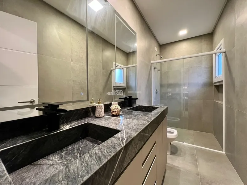 Casa em condomínio com 4 Suítes: 18ª foto da galeria de imagens do imóvel