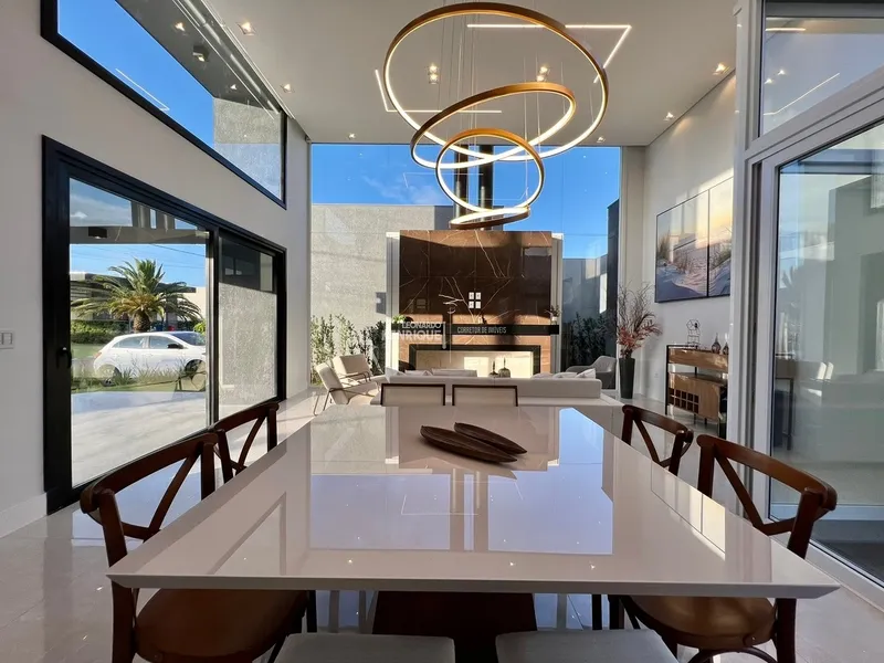 Casa em condomínio com 4 Suítes: 2ª foto da galeria de imagens do imóvel