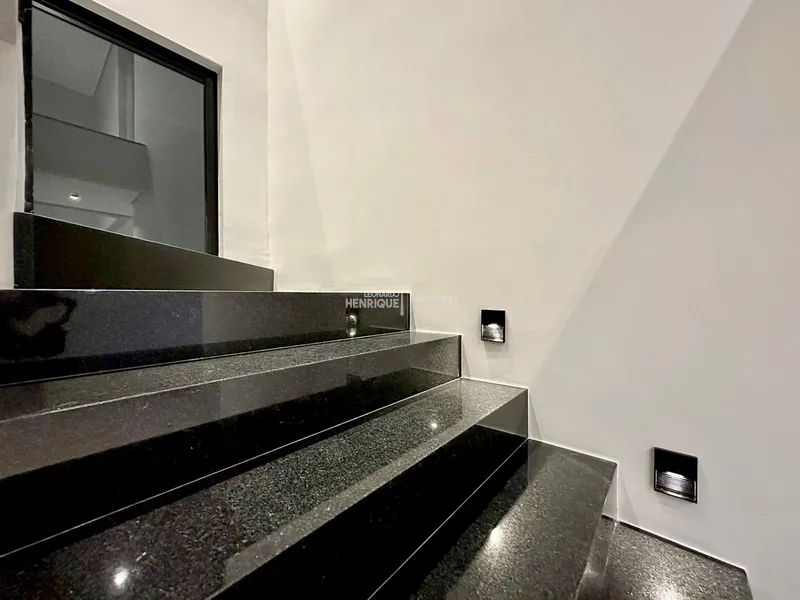 LINDO SOBRADO À VENDA!: 13ª foto da galeria de imagens do imóvel