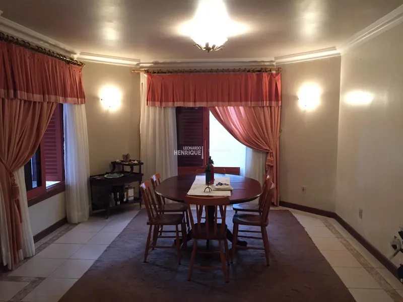 BELÍSSIMA MANSÃO EM BAIRRO NOBRE: 4ª foto da galeria de imagens do imóvel