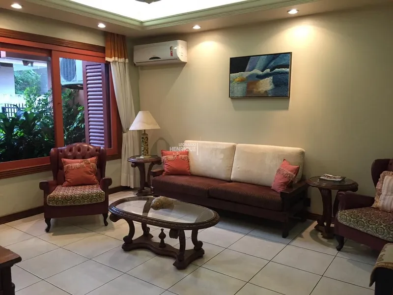 BELÍSSIMA MANSÃO EM BAIRRO NOBRE: 5ª foto da galeria de imagens do imóvel